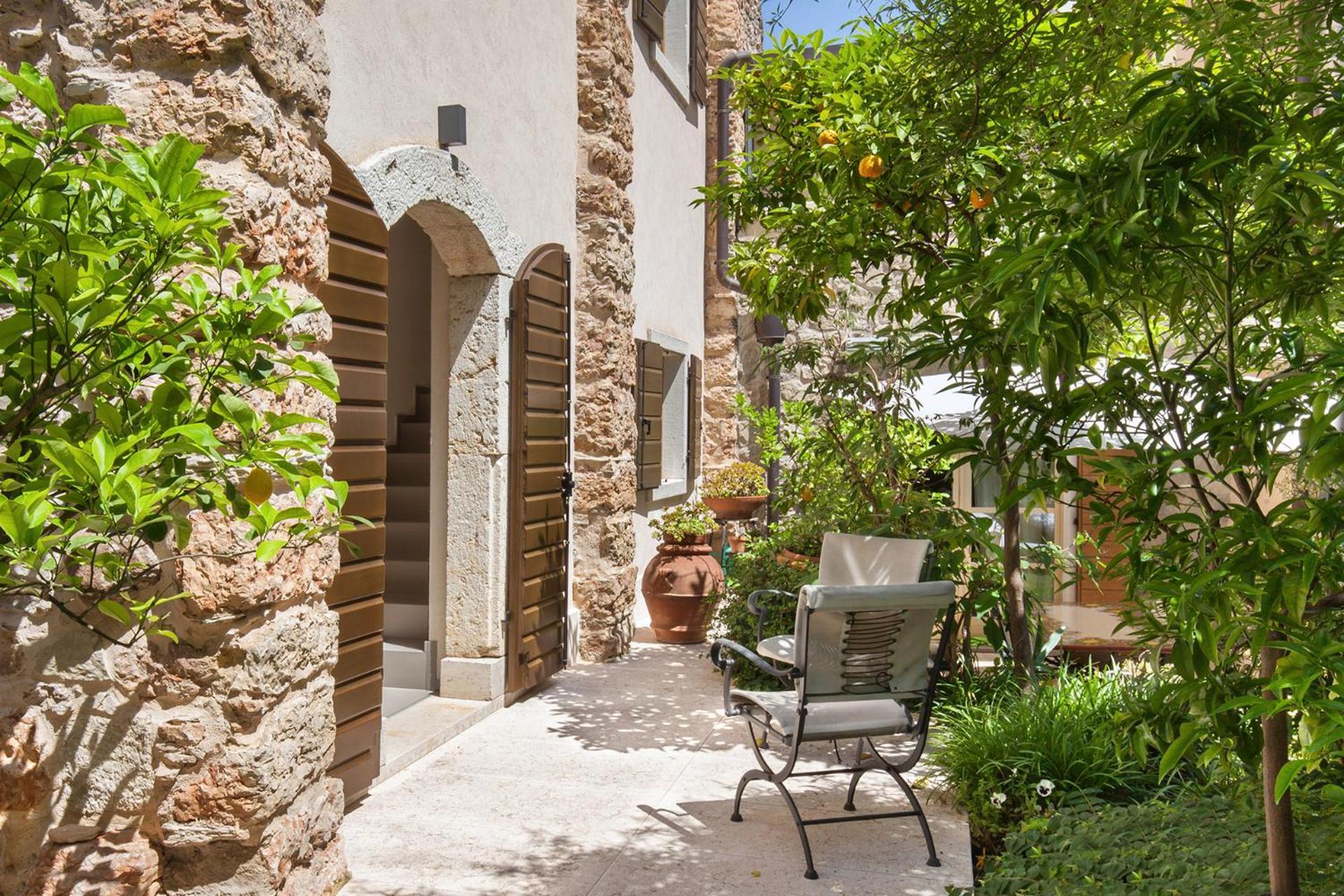 Residenza Vedovelli Aparthotel Torri Del Benaco Exterior photo