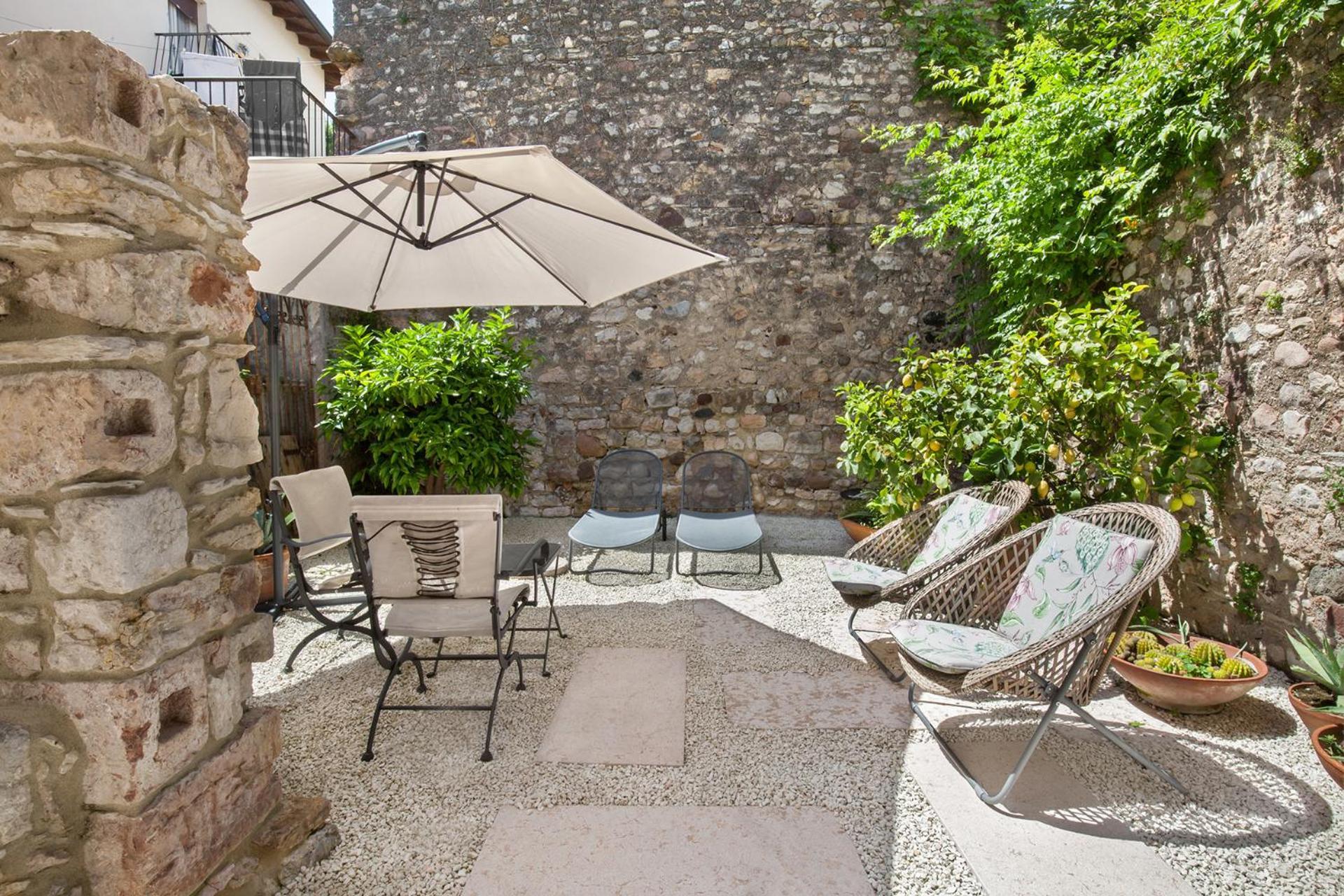 Residenza Vedovelli Aparthotel Torri Del Benaco Exterior photo
